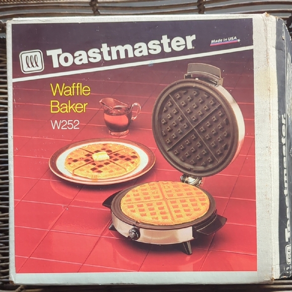 Toastmaster Other - Vintage Toastmaster Model W252 Chrome Waffle Baker Maker 7 Inch Non Stick
